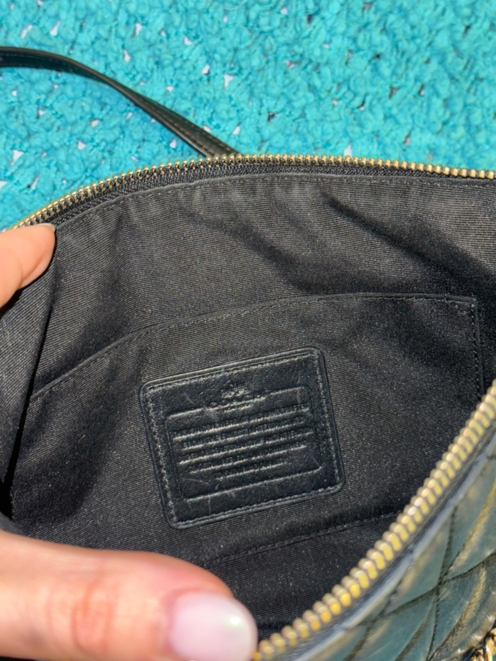 Coach Carrie black quilted crossbody chain purse like new - Picture 8 of 12